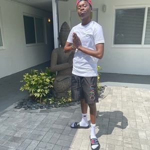 Meet your Posher, Tiara